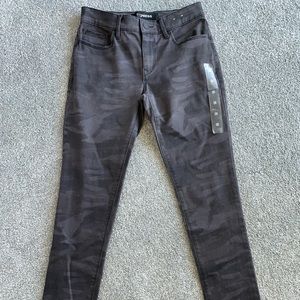 New Without Tags Women’s Gray Camo Express Jeans